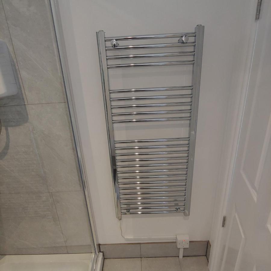 ווטפורד Self Contained, Double Bed Studio, Private Kitchen, Private Bath, Walking Distance To Harry Potter מראה חיצוני תמונה